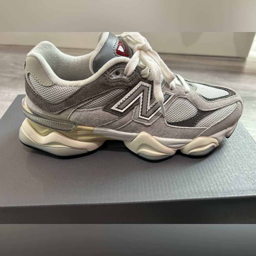 New balance 9069